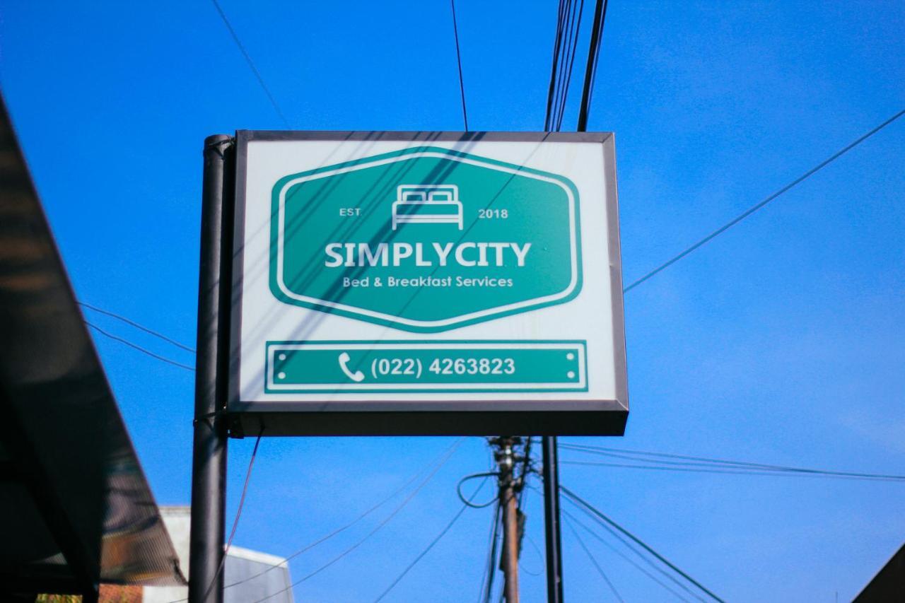 Simplycity Hostel Syariah バンドゥン エクステリア 写真